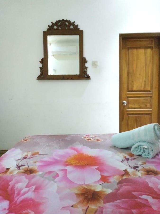 Rumah Pathuk Syariah Homestay Джокьякарта Экстерьер фото